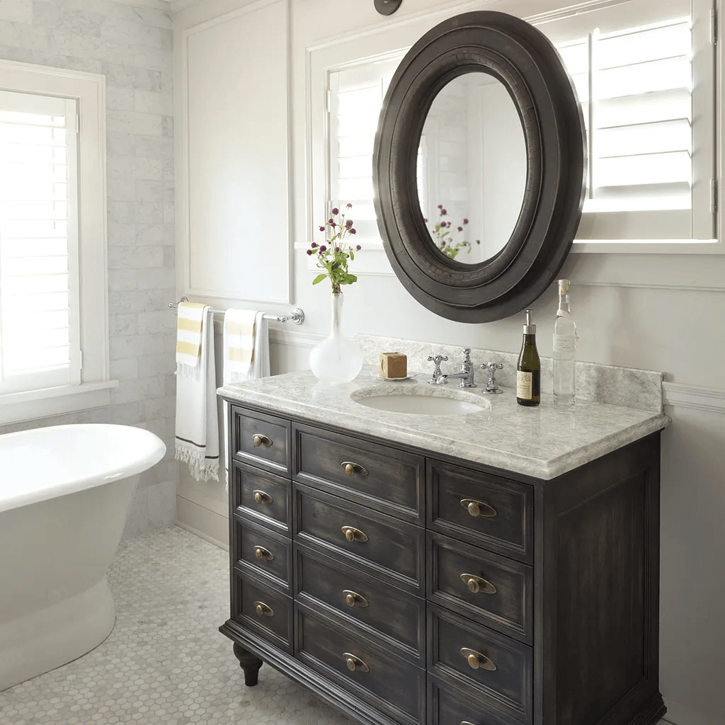 Bathroom mirror | Raider Flooring